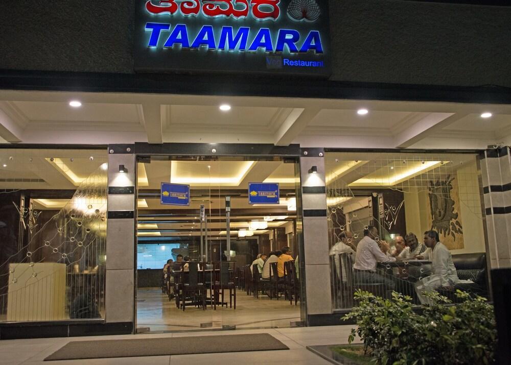 Hotel Maurya Бангалор Экстерьер фото