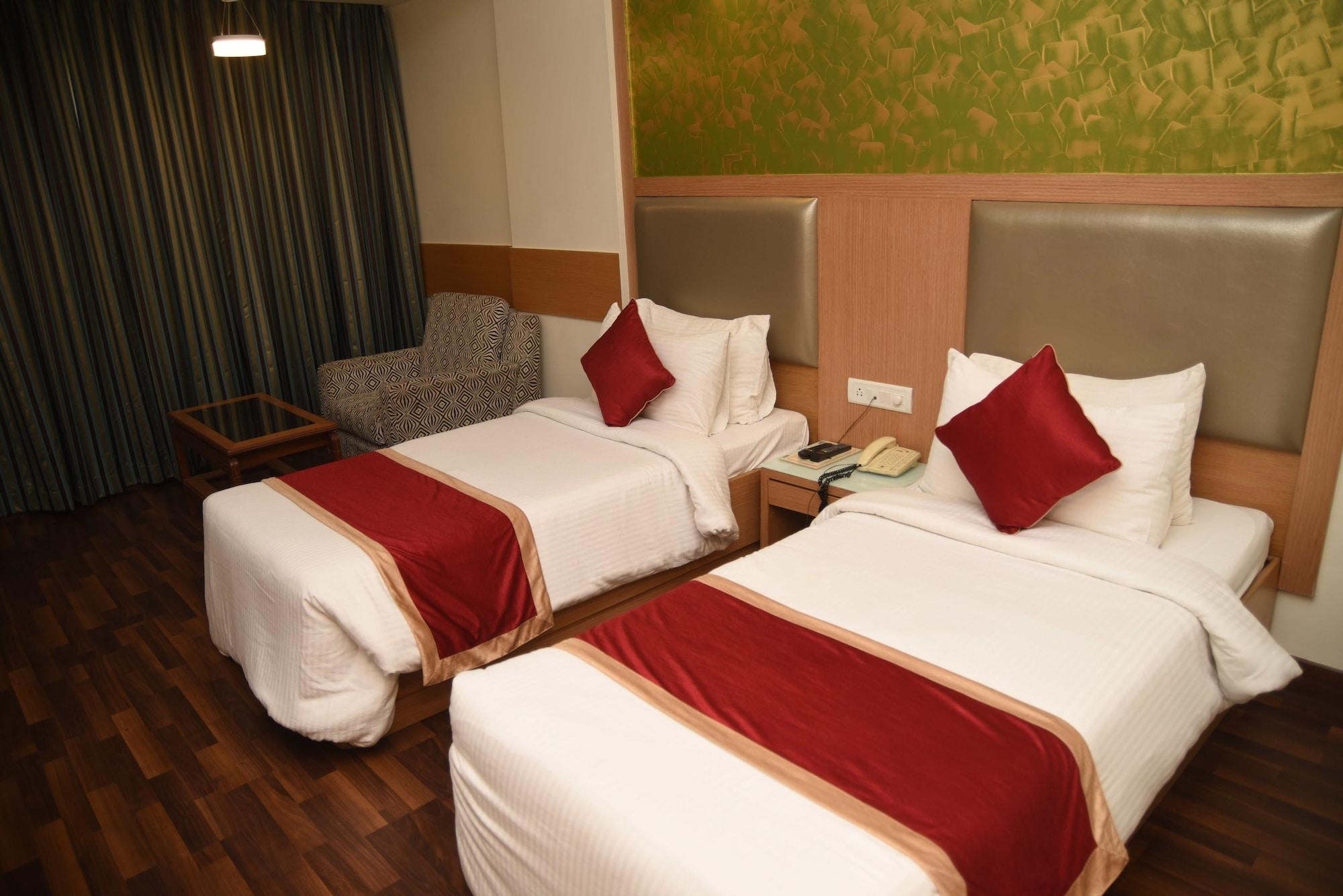Hotel Maurya Бангалор Экстерьер фото